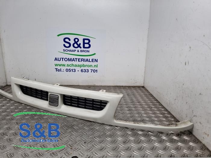 Używane Grill Seat Inca (6K9) 1.9 TDI Cena na żądanie oferowane przez Schaap & Bron