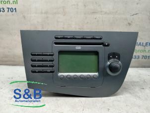 Used Radio CD player Seat Leon (1P1) 1.4 16V Price € 40,00 Margin scheme offered by Schaap & Bron