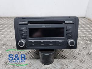 Used Radio CD player Audi A3 Sportback (8PA) 1.6 Price € 75,00 Margin scheme offered by Schaap & Bron