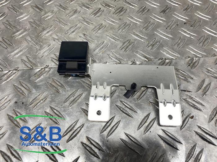 Używane Antena GPS Audi A1 (8X1/8XK) 1.2 TFSI Cena € 25,00 Procedura marży oferowane przez Schaap & Bron