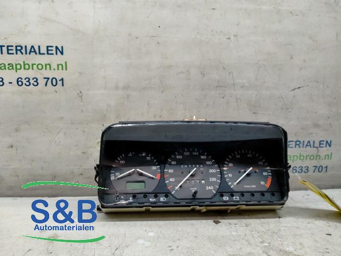 Begagnade Instrumentpanel Volkswagen Passat Variant (35I) 2.0 i CL,GL,GT Pris € 125,00 Marginaltabell erbjuds av Schaap & Bron