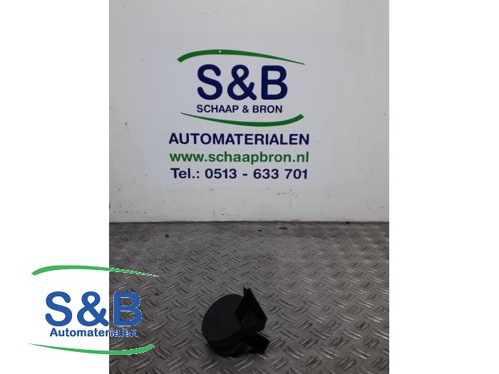 Używane Klakson Audi RS 4 (B7) RS4 4.2 V8 40V Cena € 14,99 Procedura marży oferowane przez Schaap & Bron