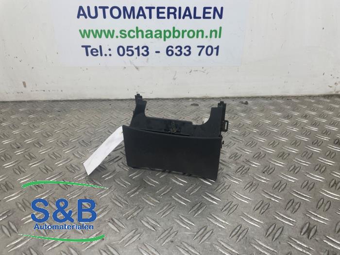 Begagnade Askkopp, fram Volkswagen Passat (3B3) 1.9 TDI 100 Pris € 20,00 Marginaltabell erbjuds av Schaap & Bron