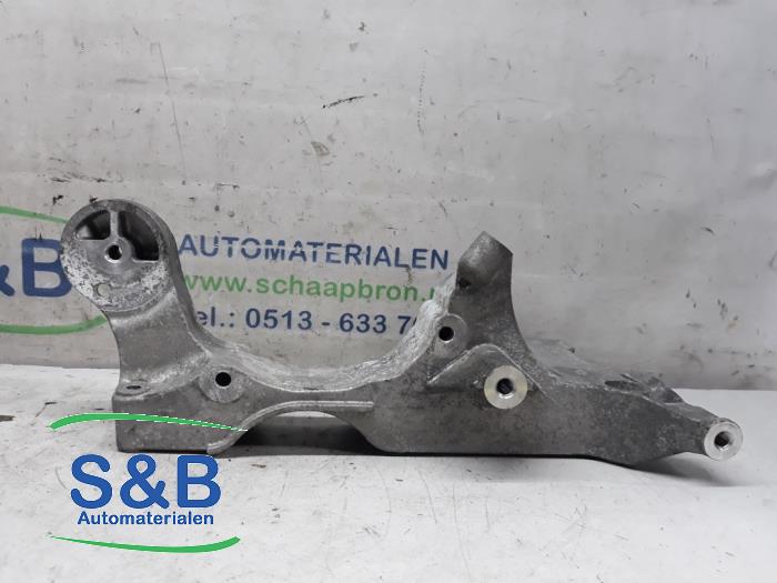 Support dynamo bas d'un Audi TT (8J3) 3.2 V6 24V Quattro 2011