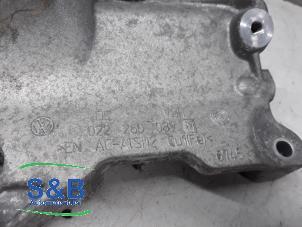 Support dynamo bas d'un Audi TT (8J3) 3.2 V6 24V Quattro 2011
