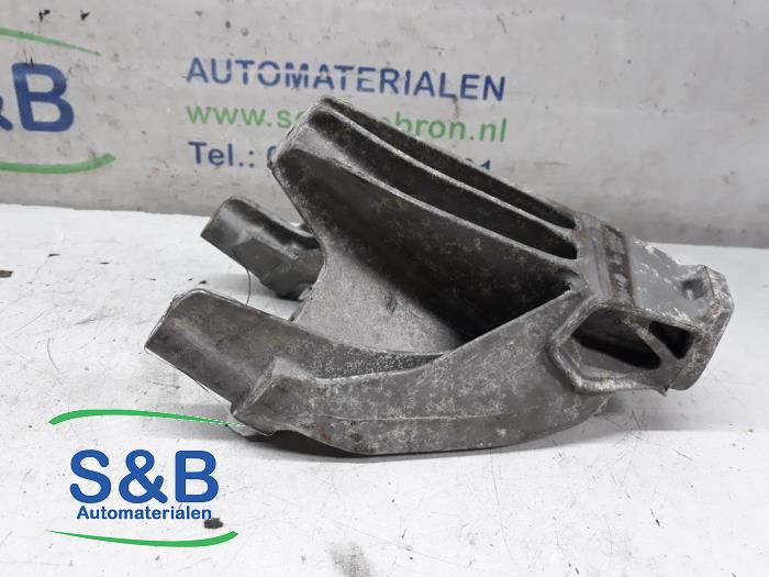 Usagé Support moteur Audi A4 (B8) 1.8 TFSI 16V Prix € 33,00 Règlement à la marge proposé par Schaap & Bron