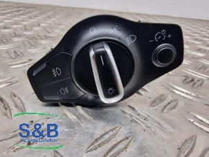 Usados Interruptor de luz Audi A4 (B8) 2.0 TFSI 16V Precio € 30,00 Norma de margen ofrecido por Schaap & Bron
