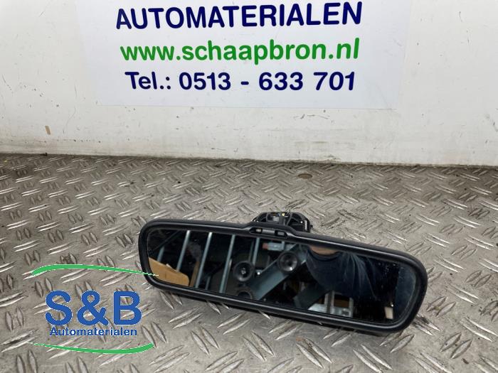 Używane Lusterko wewnetrzne Volkswagen Caddy III (2KA,2KH,2CA,2CH) 1.9 TDI Cena € 20,00 Procedura marży oferowane przez Schaap & Bron