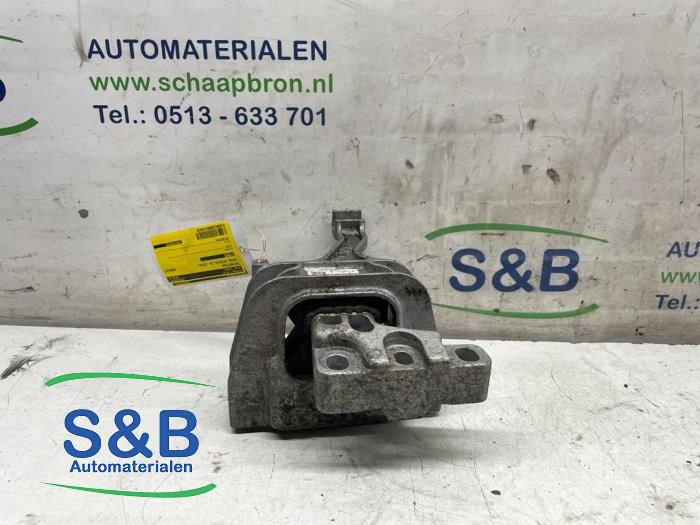 Usagé Support moteur Volkswagen Golf Sportsvan (AUVS) 1.2 TSI 16V BlueMOTION Prix € 24,99 Règlement à la marge proposé par Schaap & Bron