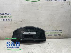 Used Instrument panel Volkswagen Passat Variant (3C5) 2.0 TDI 140 Price € 90,00 Margin scheme offered by Schaap & Bron