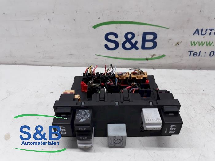 Used On-board computer Volkswagen Touran (1T1/T2) 2.0 FSI 16V Price € 100,00 Margin scheme offered by Schaap & Bron