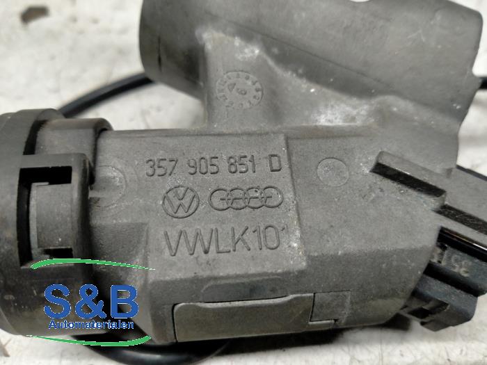 Set of locks from a Volkswagen Vento (1H2) 1.8 i 2000