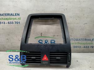 Used Dashboard vent Volkswagen Touran (1T1/T2) 2.0 FSI 16V Price € 25,00 Margin scheme offered by Schaap & Bron