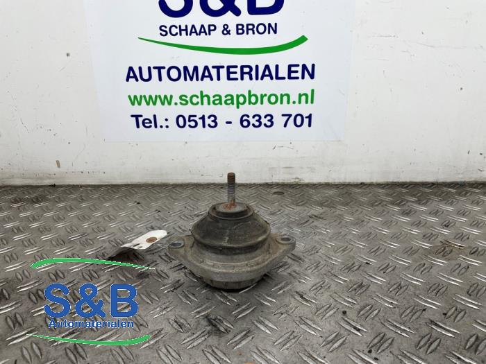Used Engine mount Audi 80 (B4) 2.3 E Price € 30,00 Margin scheme offered by Schaap & Bron