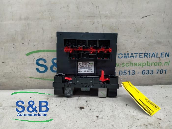 Used On-board computer Volkswagen Touran (1T1/T2) 2.0 FSI 16V Price € 100,00 Margin scheme offered by Schaap & Bron