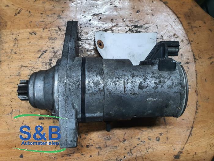 Startmotor från en Volkswagen Polo IV (9N1/2/3) 1.2 12V 2006