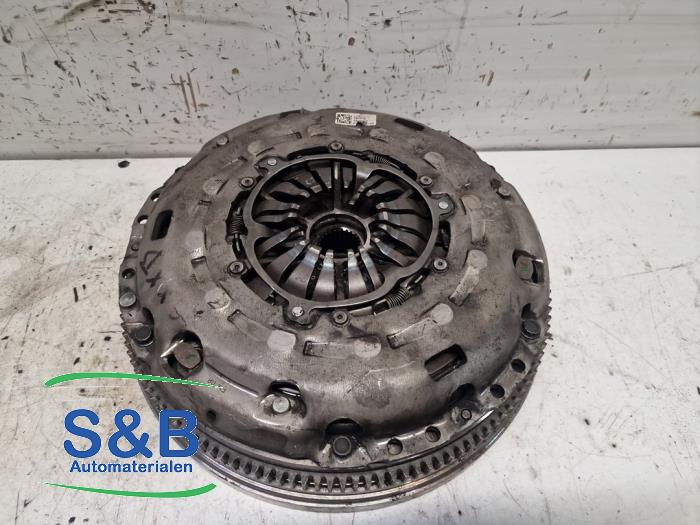 Used Flywheel Volkswagen Transporter/Caravelle T5 2.0 BiTDI DRF Price € 175,00 Margin scheme offered by Schaap & Bron