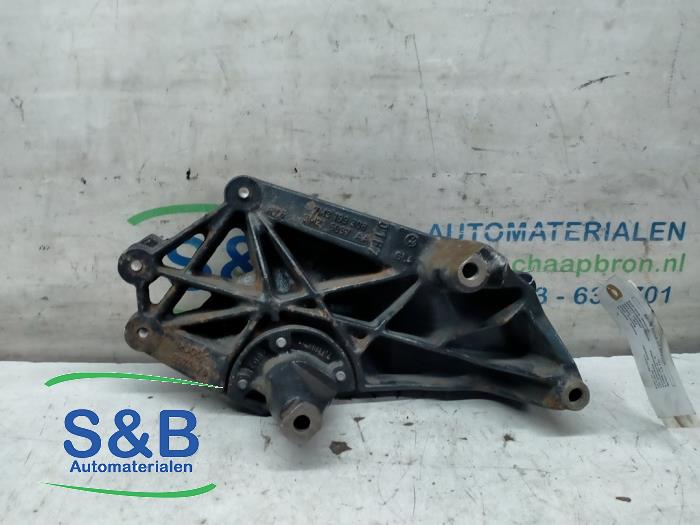 Used Engine mount Volkswagen Sharan (7M8/M9/M6) 1.9 TDI 115 4Motion Price € 70,00 Margin scheme offered by Schaap & Bron