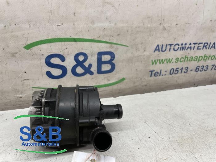 Begagnade Vattenpump Volkswagen Passat (3G2) 1.4 GTE Hybrid 16V Pris € 49,99 Marginaltabell erbjuds av Schaap & Bron