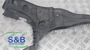 Używane Wspornik zderzaka lewy tyl Audi A3 Sportback (8VA/8VF) 1.4 TFSI 16V e-tron Cena € 15,00 Procedura marży oferowane przez Schaap & Bron