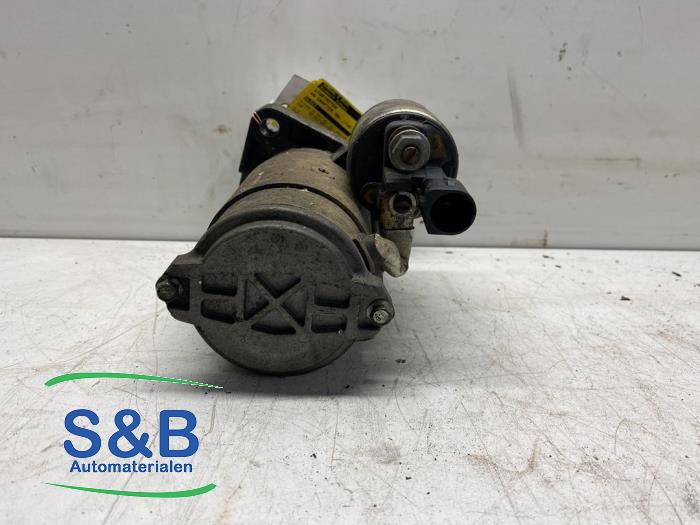 Anlasser van een Volkswagen Crafter 2.5 TDI 30/32/35 2011