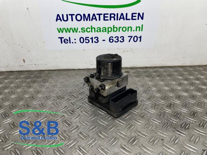Używane Pompa ABS Audi TT (8N3) 3.2 V6 24V Quattro Cena € 60,00 Procedura marży oferowane przez Schaap & Bron