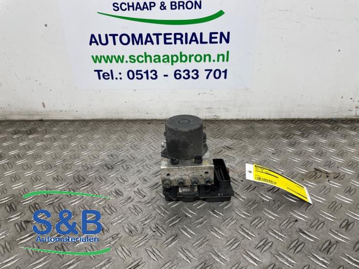 Używane Pompa ABS Audi A6 Avant Quattro (C5) 2.5 TDI V6 24V Cena € 99,00 Procedura marży oferowane przez Schaap & Bron