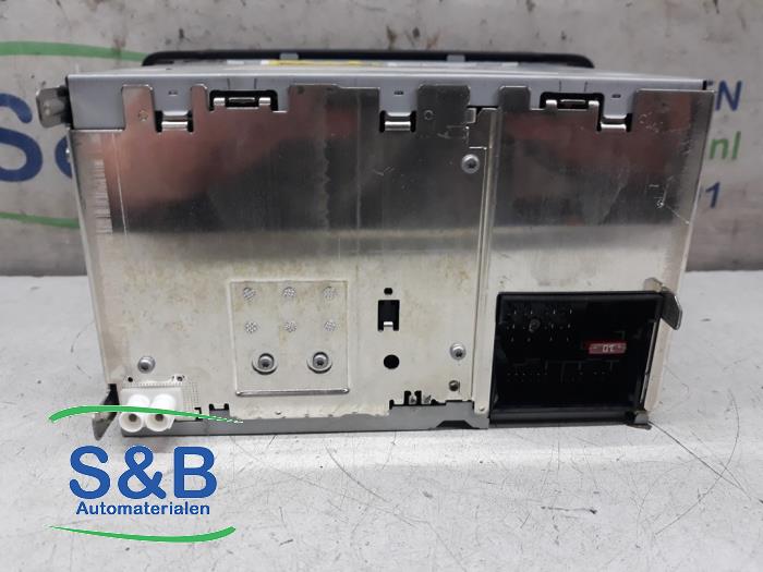 Radio CD player from a Audi A3 (8P1) 2.0 TDI 16V 2008