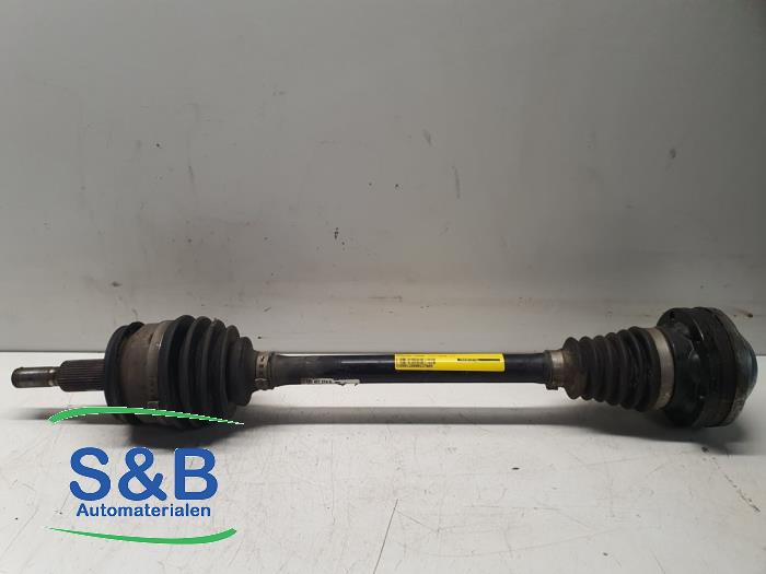 Front drive shaft, right from a Volkswagen Transporter T6 2.0 TDI DRF 2017