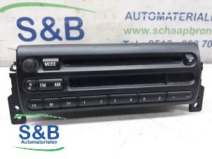 Usagé Radio/Lecteur CD BMW Mini One/Cooper (R50) 1.6 16V Cooper Prix € 50,00 Règlement à la marge proposé par Schaap & Bron