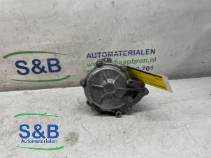 Usados Bomba de agua BMW 1 serie (E87/87N) 116i 1.6 16V Precio € 30,00 Norma de margen ofrecido por Schaap & Bron