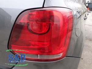 Używane Tylne swiatlo pozycyjne prawe Volkswagen Polo V (6R) 1.6 TDI 16V 90 Cena € 49,00 Procedura marży oferowane przez Schaap & Bron