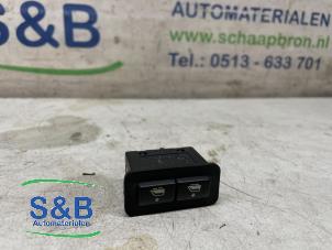 Used Electric window switch Mini Mini Cooper S (R53) 1.6 16V Price € 10,00 Margin scheme offered by Schaap & Bron