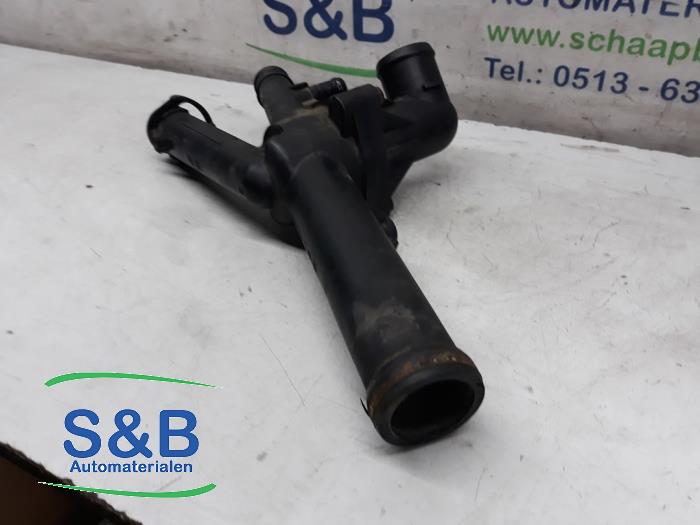 Thermostat housing Volkswagen Passat 03H121117 AXZ