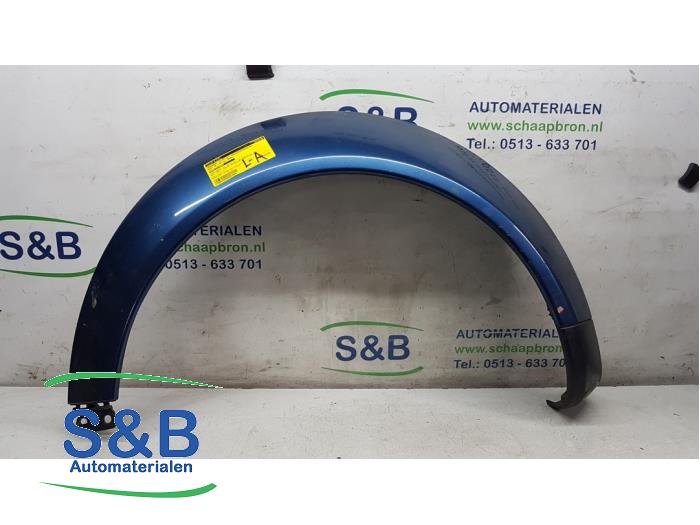 Flared wheel arch from a Audi A2 (8Z0) 1.4 TDI 2004