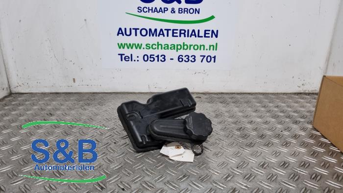 Begagnade Styrservotank Audi A2 (8Z0) 1.6 FSI 16V Pris € 15,00 Marginaltabell erbjuds av Schaap & Bron