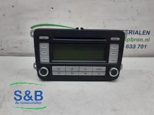 Used Radio CD player Volkswagen Golf V (1K1) Price € 40,00 Margin scheme offered by Schaap & Bron