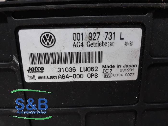 Ordinateur réservoir automatique d'un Audi A4 Avant (B7)
