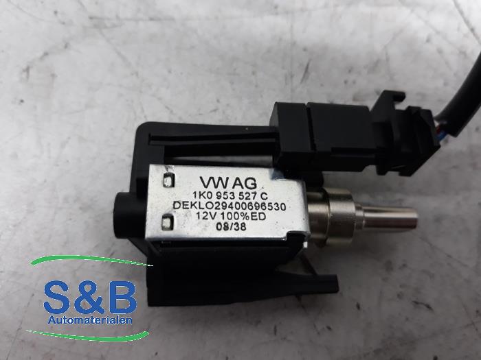Ignition switch contact block from a Volkswagen Tiguan (5N1/2) 1.4 TSI 16V 2010