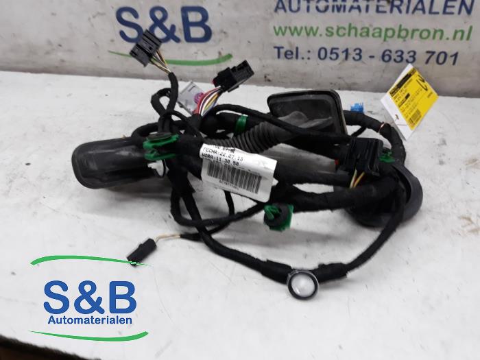 Używane Kabel (rózne) Volkswagen Jetta IV (162/16A) 1.4 TSI Hybrid 16V Cena € 40,00 Procedura marży oferowane przez Schaap & Bron