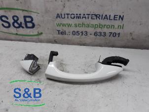 Usagé Poignée portière 4portes avant gauche Volkswagen Golf VII (AUA) 2.0 GTD 16V Prix € 40,00 Règlement à la marge proposé par Schaap & Bron