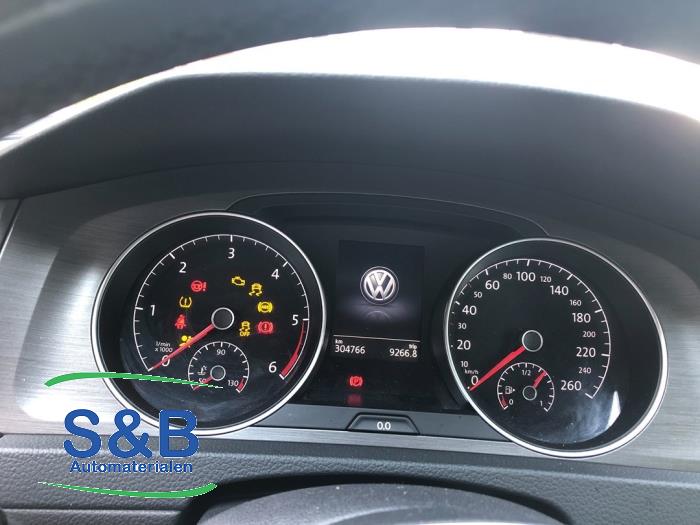 Tablica rozdzielcza z Volkswagen Golf VII (AUA) 1.6 TDI BlueMotion 16V 2013