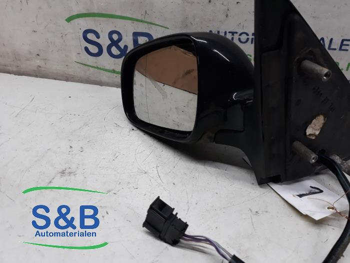 Rétroviseur extérieur gauche d'un Volkswagen Polo III (6N2) 1.4 2001