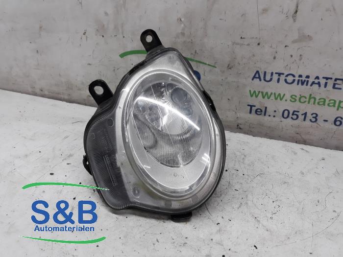 Używane Reflektor prawy Fiat 500 Abarth Cena € 30,00 Procedura marży oferowane przez Schaap & Bron