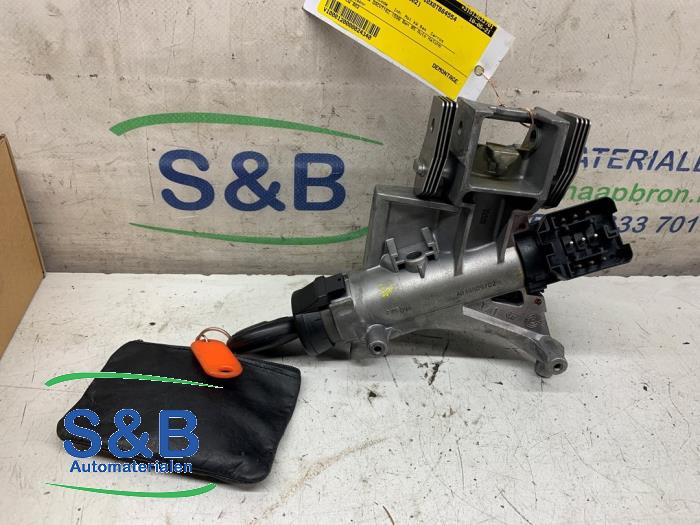 Used Ignition lock + computer BMW Mini (R50/53) 1.6 16V Cooper Price € 35,00 Margin scheme offered by Schaap & Bron