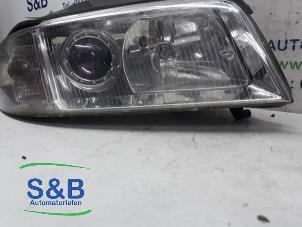 Używane Reflektor prawy Audi A4 Avant (B5) Cena € 35,00 Procedura marży oferowane przez Schaap & Bron