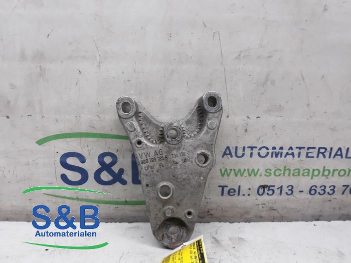 Usagé Support moteur Seat Toledo (NHAA) 1.2 TSI Prix € 15,00 Règlement à la marge proposé par Schaap & Bron