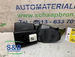 Używane Wtyk pasa bezpieczenstwa srodek tyl Volkswagen Jetta IV (162/16A) 1.4 TSI Hybrid 16V Cena € 25,00 Procedura marży oferowane przez Schaap & Bron