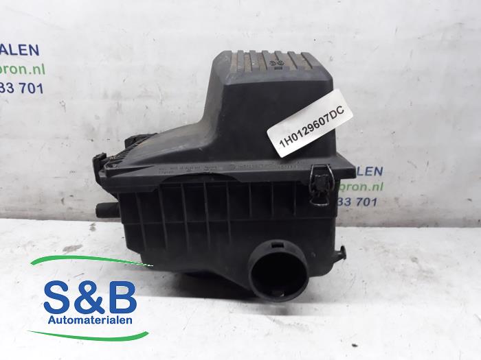 Begagnade Luftfilterhus Volkswagen Vento (1H2) Pris € 40,00 Marginaltabell erbjuds av Schaap & Bron