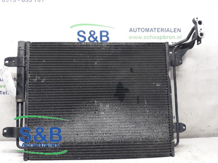 Air conditioning condenser from a Volkswagen Tiguan (5N1/2) 2.0 TDI DRF 16V 4Motion 2009